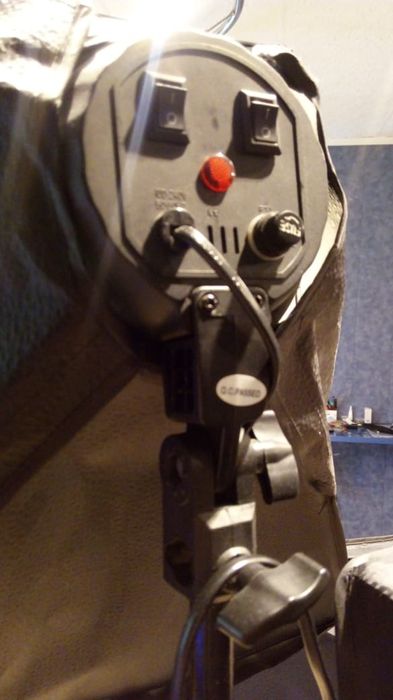 Продам студийную вспышку Godox. Софтбокс.