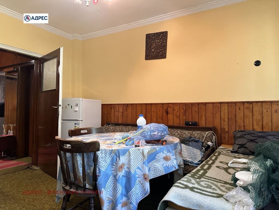Продава се Тристаен апартамент в Плевен, Широк център - 115 кв.м за 1948 €/кв.м - Снимка #1