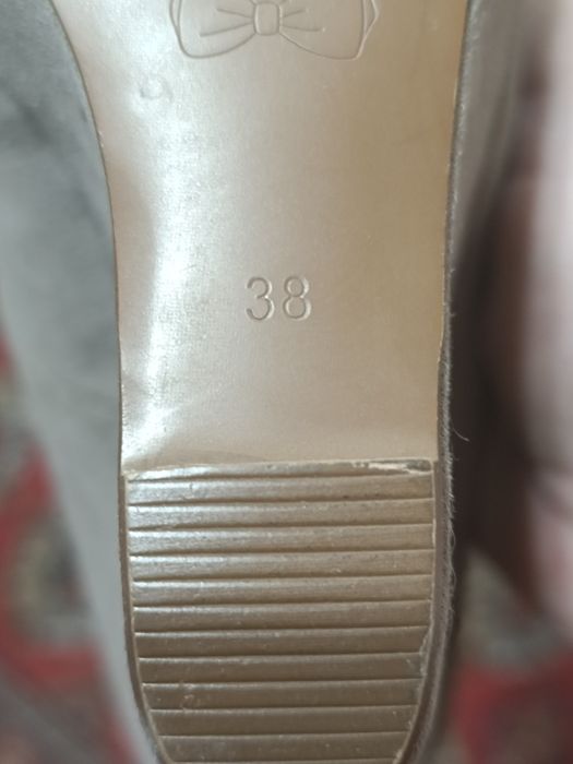 Продаются туфли 38 размера