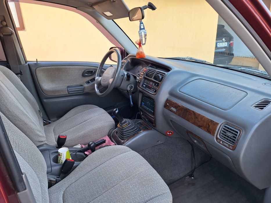 Vând Suzuki Grand Vitara 2.5 V6