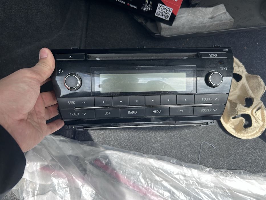 Магнитола Toyota Corolla e180