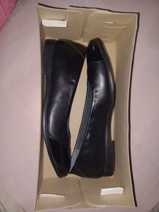 Продаю женские туфли