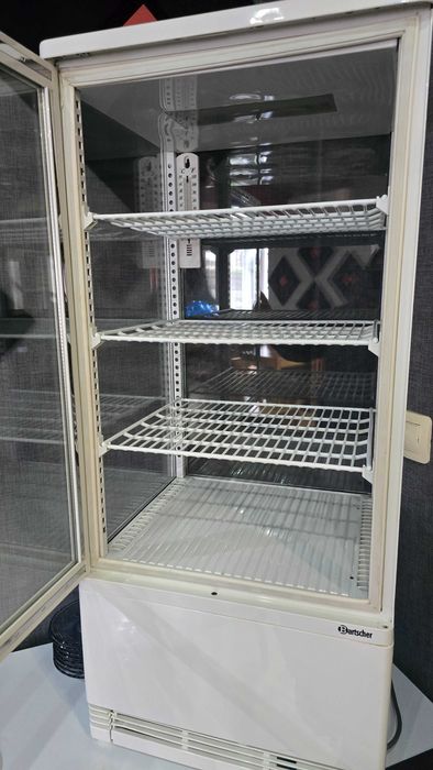 Хладилна витрина