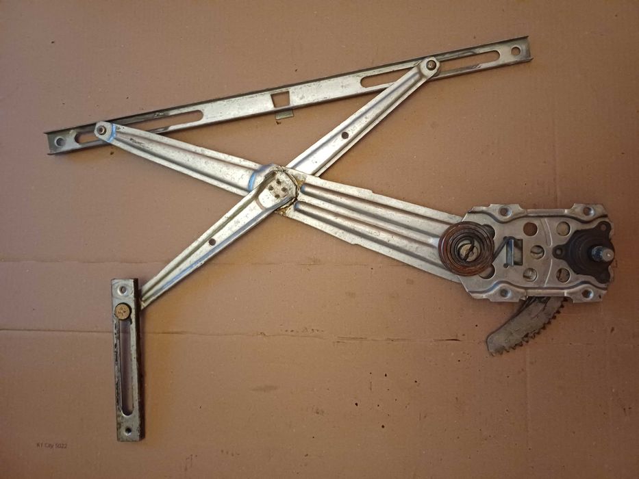 Десен стъклоповдигач  Сузуки Самурай