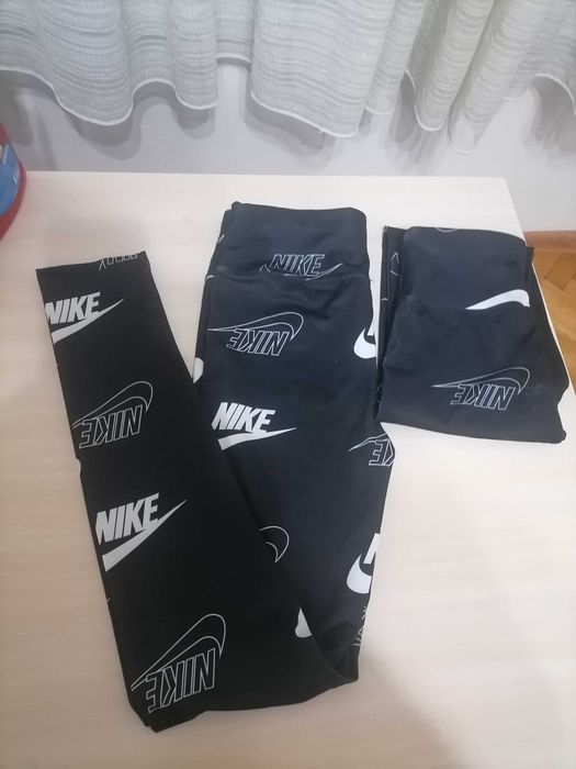 Дрехи за близначки