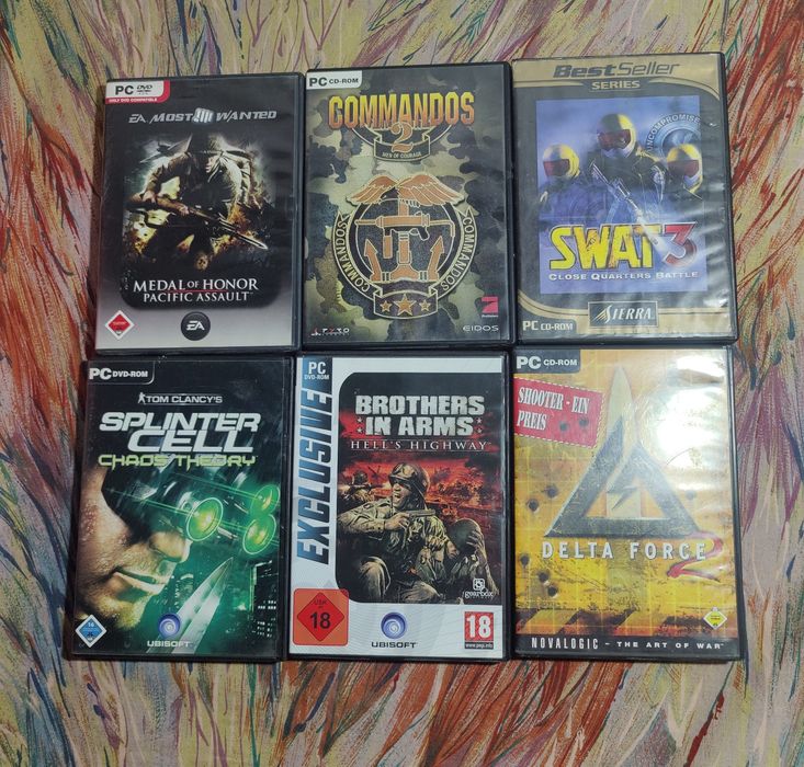 Vând PlayStation 2 slim modat cu 2 controllere.