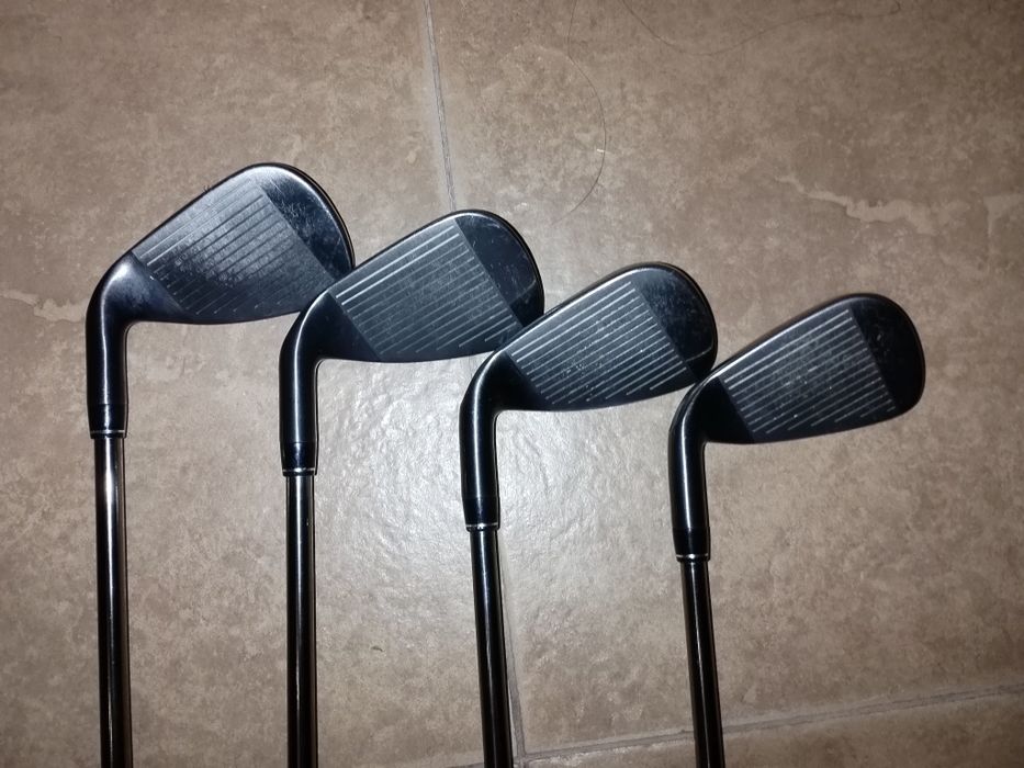 Чанта за голф, стикове и лазер