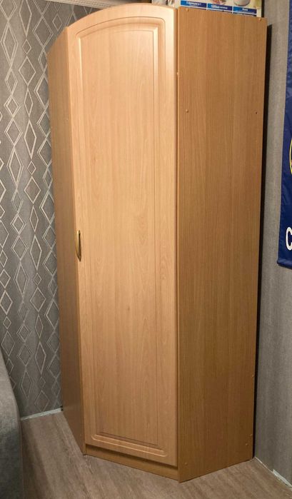 СРОЧНО! Продам угловой шкаф для одежды и белья