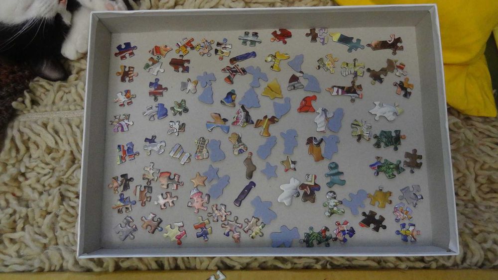 Коледен пъзел , 1000 части.