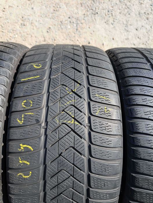 SET 4 Anvelope Iarna 225/45 R18 + 255/40 R18 Pirelli Sottozero 3 99V Runflat RSC (BMW, Mercedes) | Pret/buc