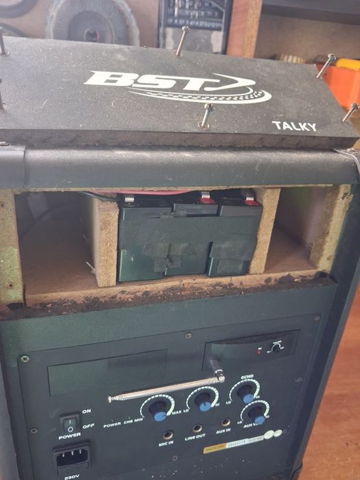 Boxa portabila activa  cu acumulator  BST