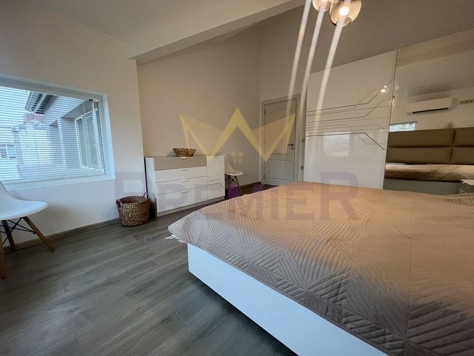 Дава се под наем Тристаен апартамент в Варна, Център - 90 кв.м за 1100 € - Снимка #12