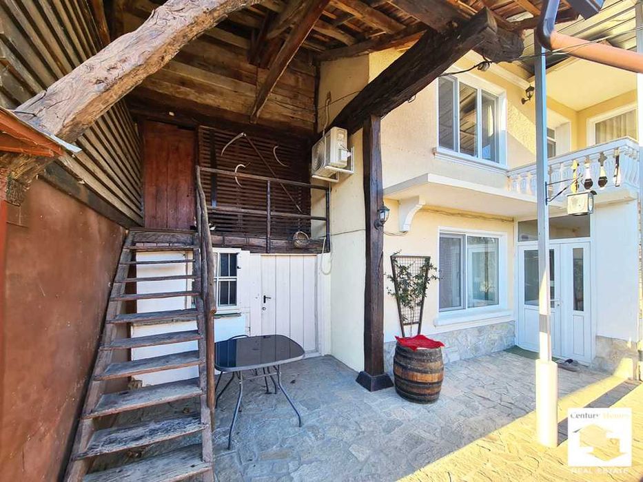 116256 ЕКСКЛУЗИВНО! Реновирана къща с гараж в центъра на с. Балван