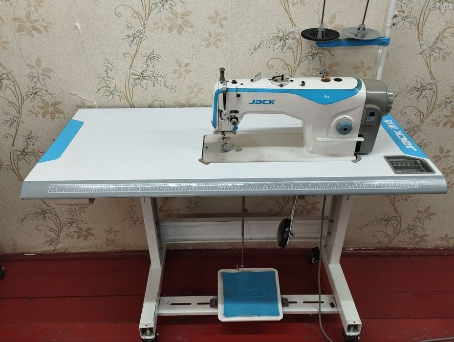 Jack F4 швейная машина