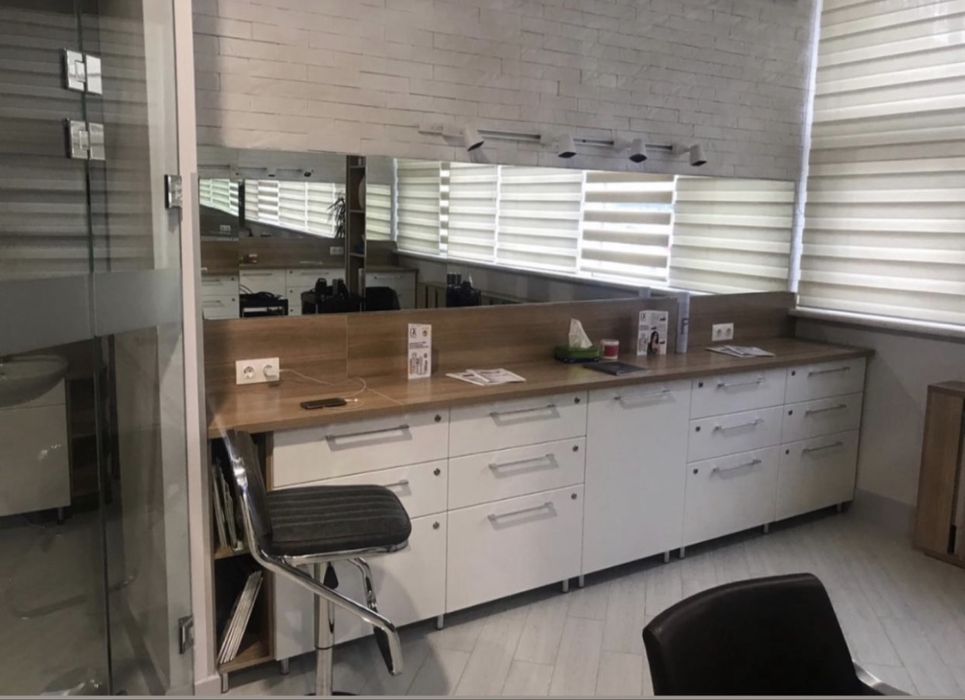 Парикмахерское кресло, сдам в аренду.