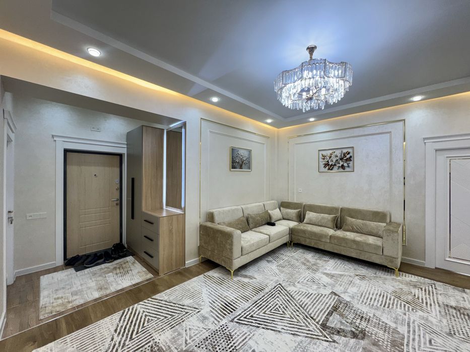 3х комнатная квартира, на 2 этаже. Рудакий