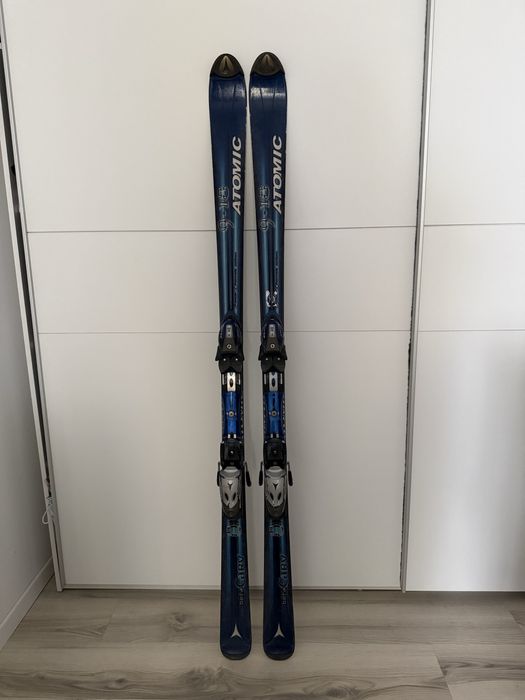 Vand Skiuri Atomic 100 lei