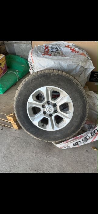 Шины 17 оригинал от Toyota 4Runner