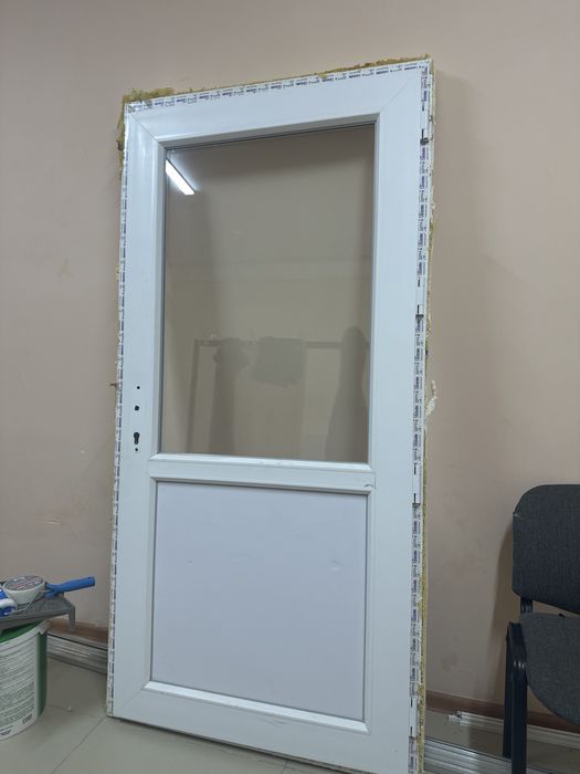 Пластик есік сатылады жаксы жагдайда