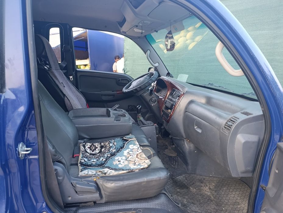 Kia bongo lll sotiladi