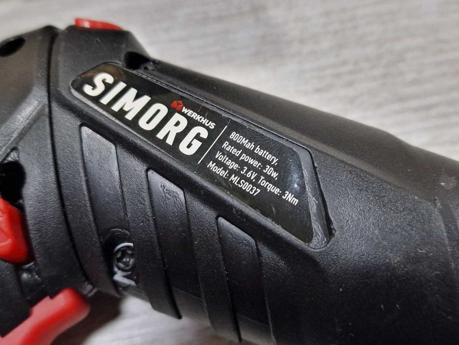 Eлектрически винтоверт с батерия 600 mAh, 3Nm, 260 RPM + 45 аксесоара