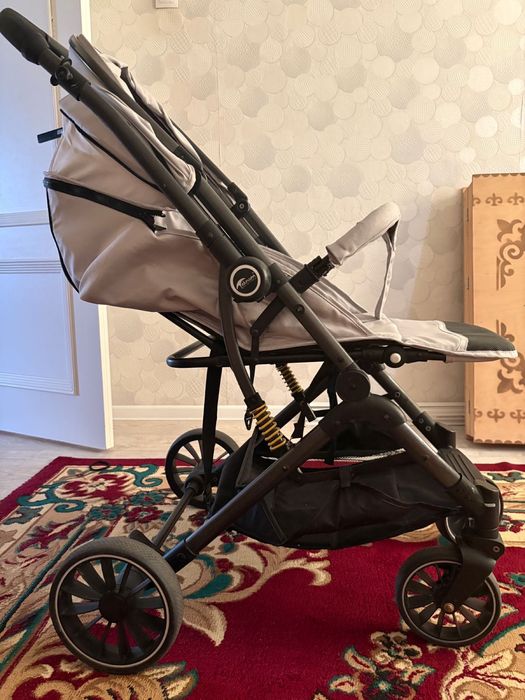 Продам коляску новая