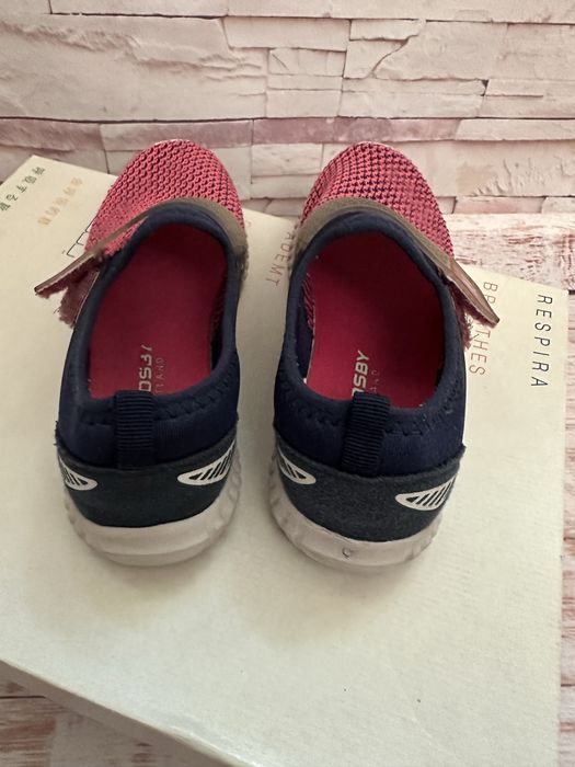 Кроссовки Crosby