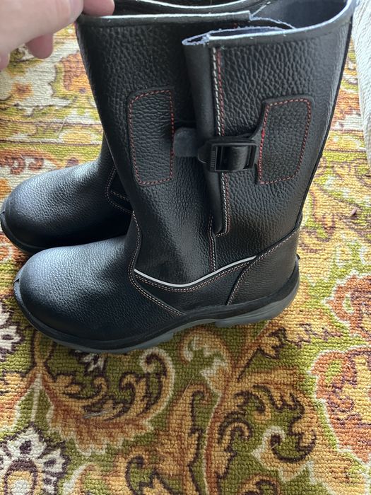 Продам рабочие сапоги