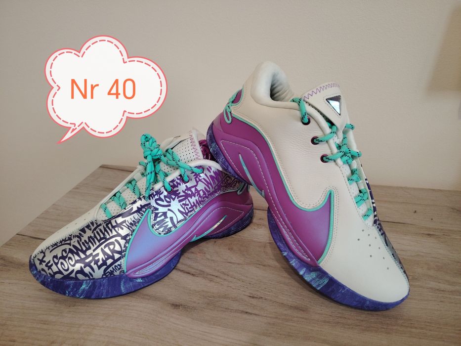 LeBron 22 Nr 40 ideal pentru baschet