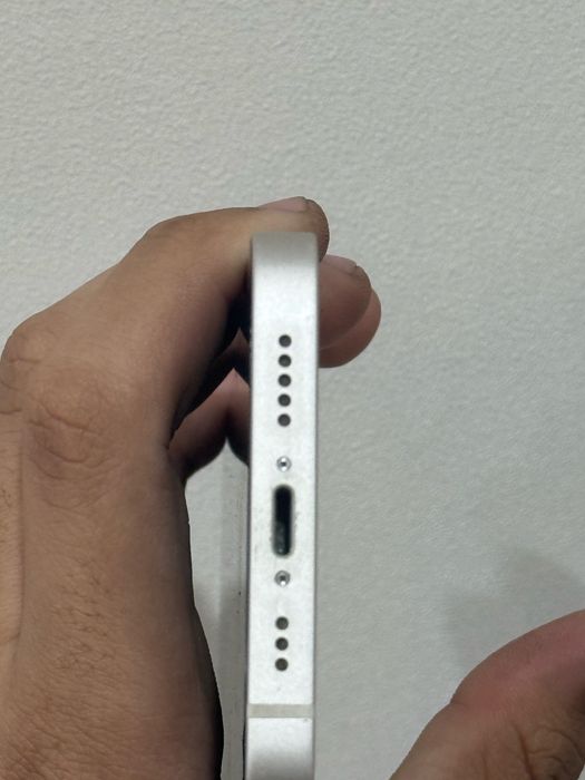 Продам iPhone 13