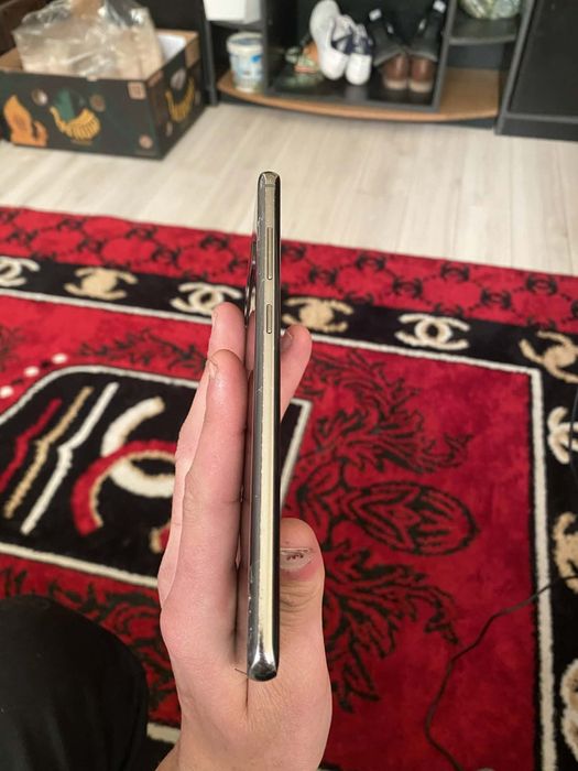 Vând sau schimb samsung s 10+ cu iphone