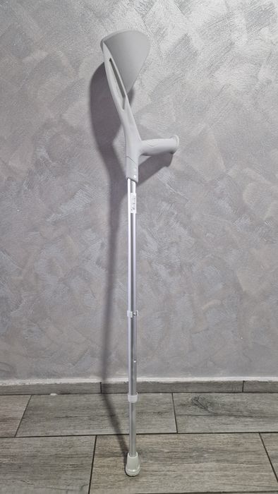 Orteza si cârje nefolosite