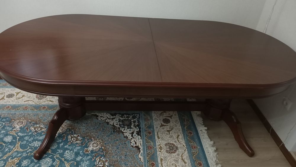 Стол для гостиной