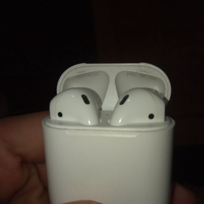  ayfon uchun naushnik sotiladi original 800.000  xolati yaxshi