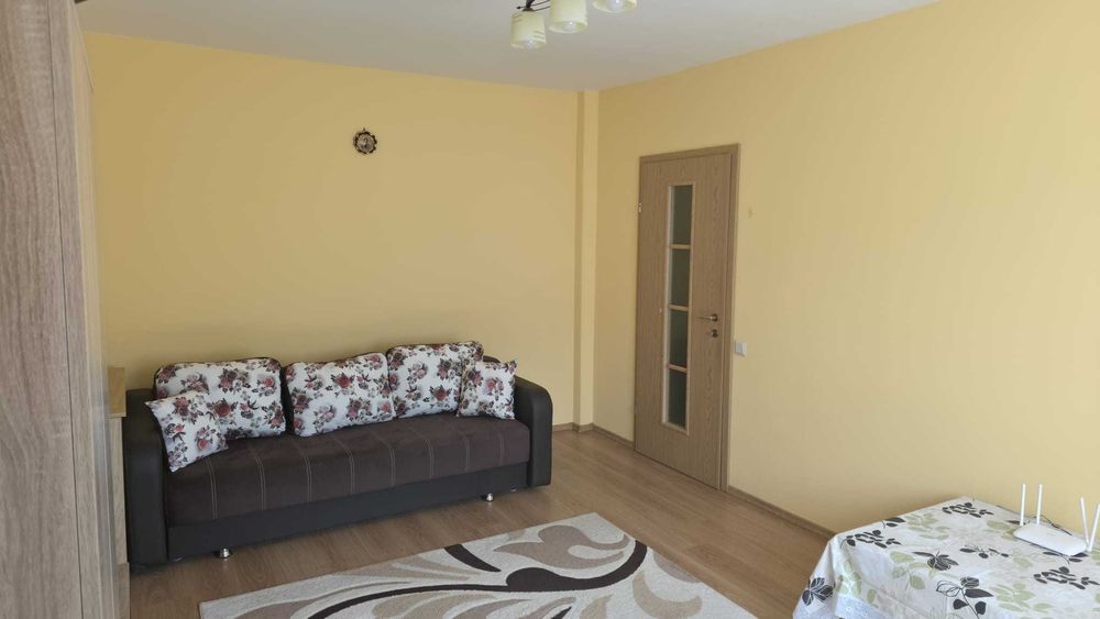 Ofer spre închiriere apartament cu 1 cameră