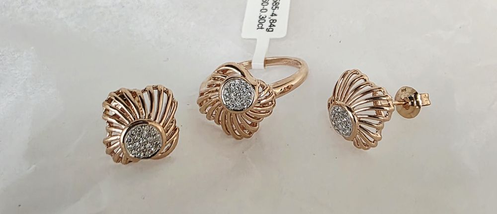 Красивы ювелирный комплект