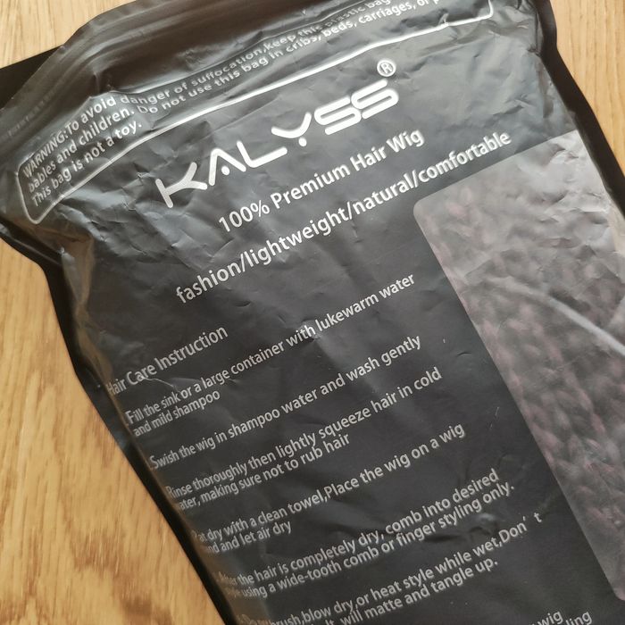 KALYSS перука бордо дълги плитки