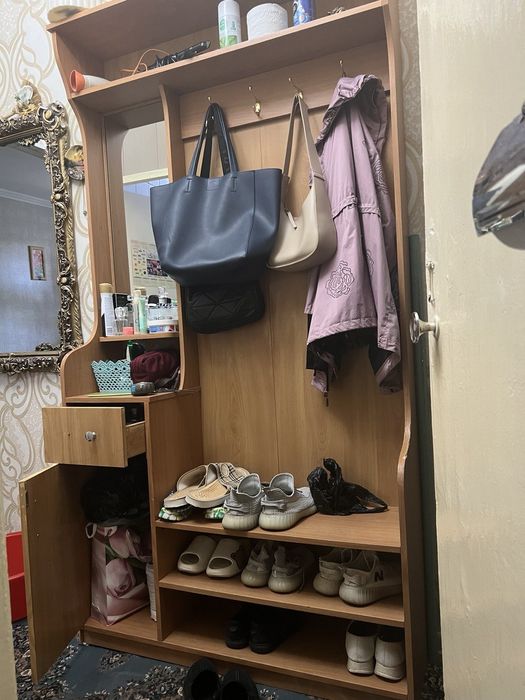 Продаётся прихожая