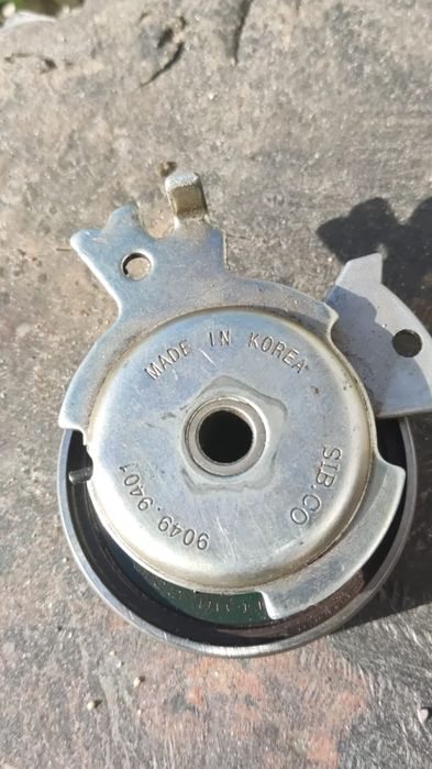 979111  ролик железный