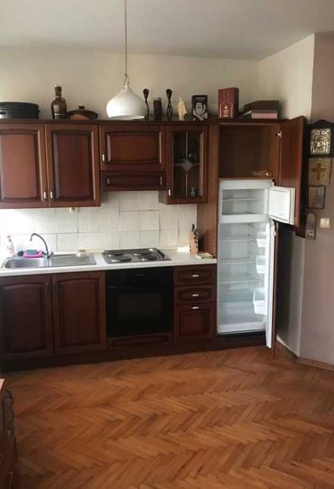 Дава се под наем Едностаен апартамент в Пловдив, Кършияка - 45 кв.м за 204 € - Снимка #1