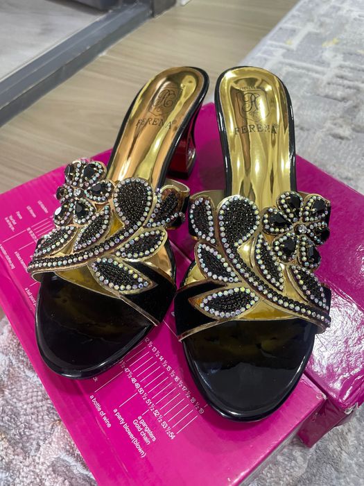 Женский обувь айоллар учун ойок кийим