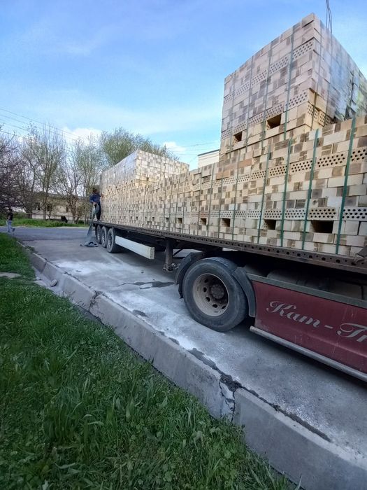 Продается кирпичи, гишт. Есть доставка в Ташкент и таш обл.