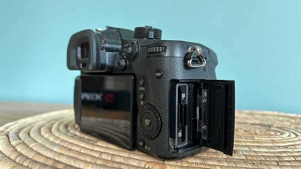 Panasonic Lumix GH5 + обектив Lumix G 12-35mm f/2.8