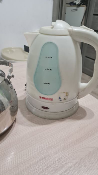 Кухонная посуда (чайники)