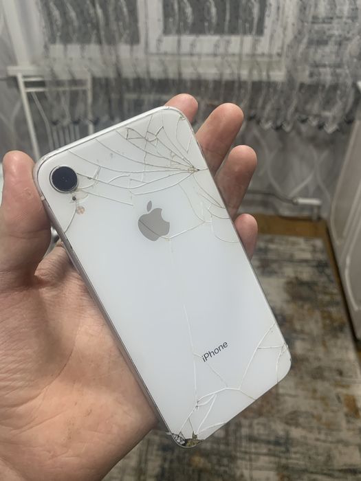 Продам iphone XR 64гб