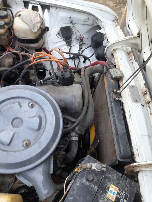 Машина сотилади Ваз2103