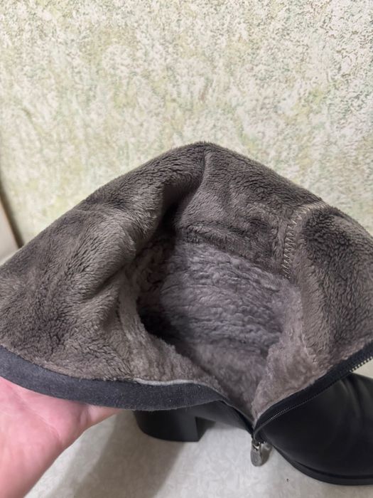 Продам кожаные зимние сапожки