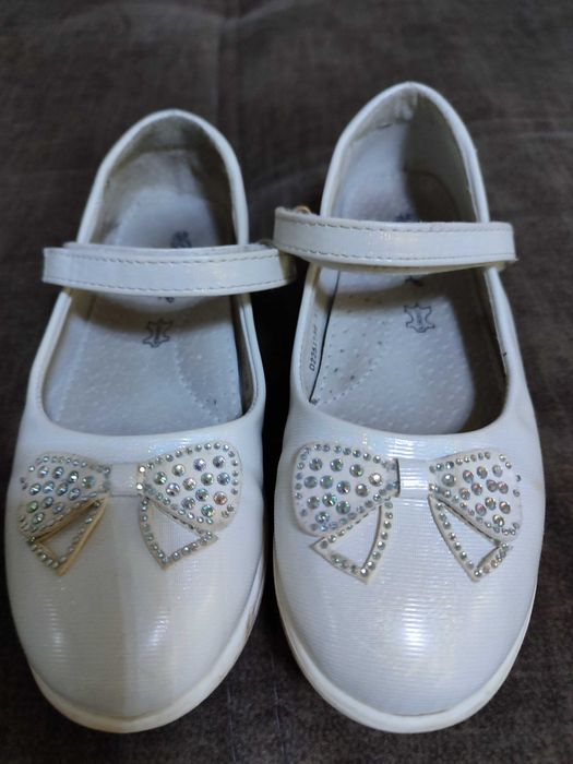Обувь на девочку 6-7 лет