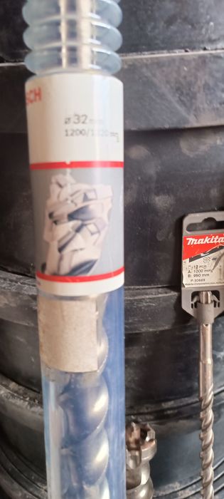 Продам буры новые.