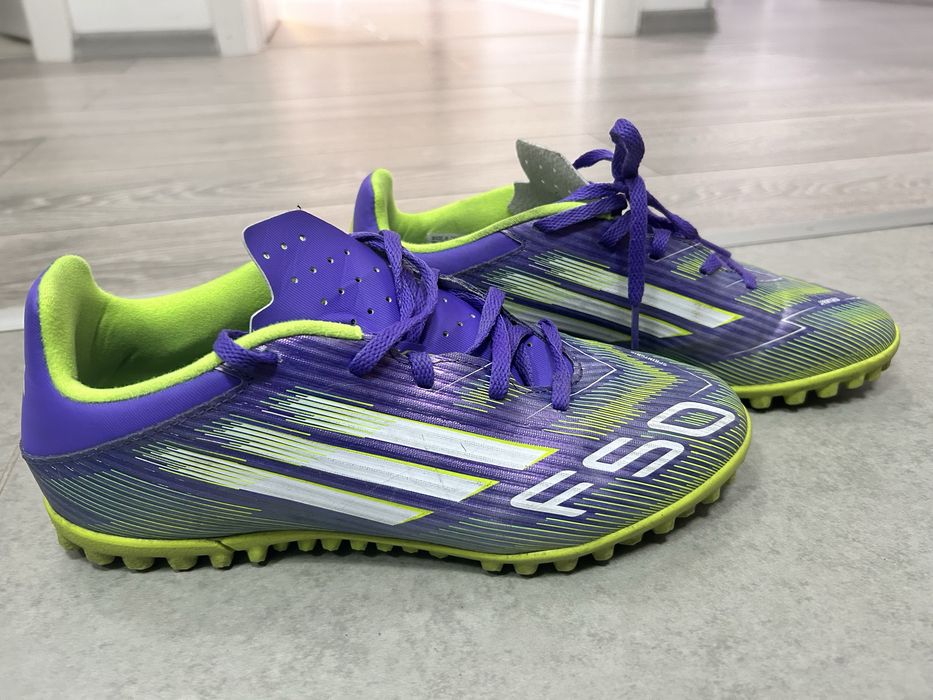 Ghete fotbal Adidas F50 pt teren sintetic